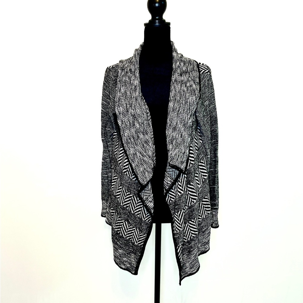 Drape Cardigan sweater B&W